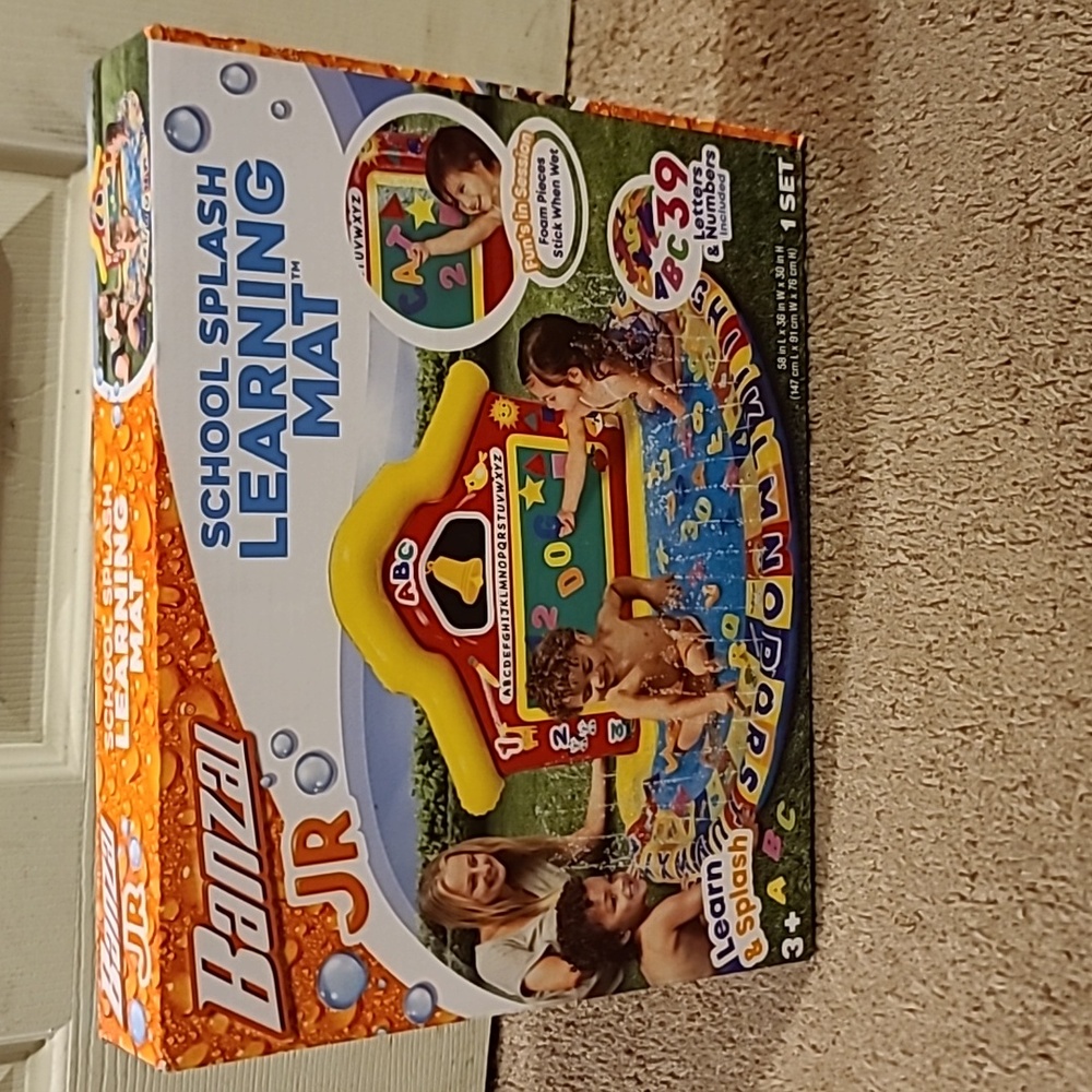 Banzai Jr school splash learning mat
